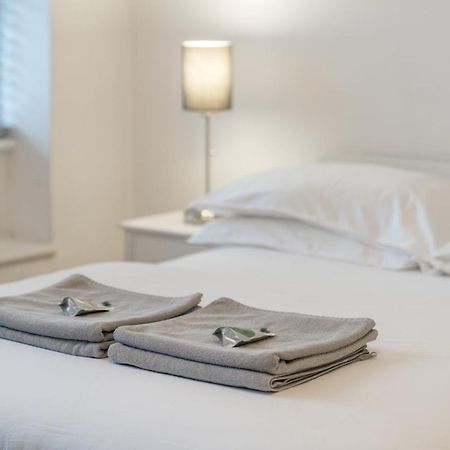 Soho & Covent Garden Apartment, Sleeps 3 London Eksteriør billede