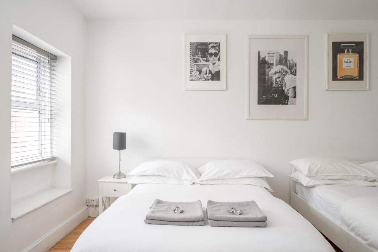 Soho & Covent Garden Apartment, Sleeps 3 London Eksteriør billede