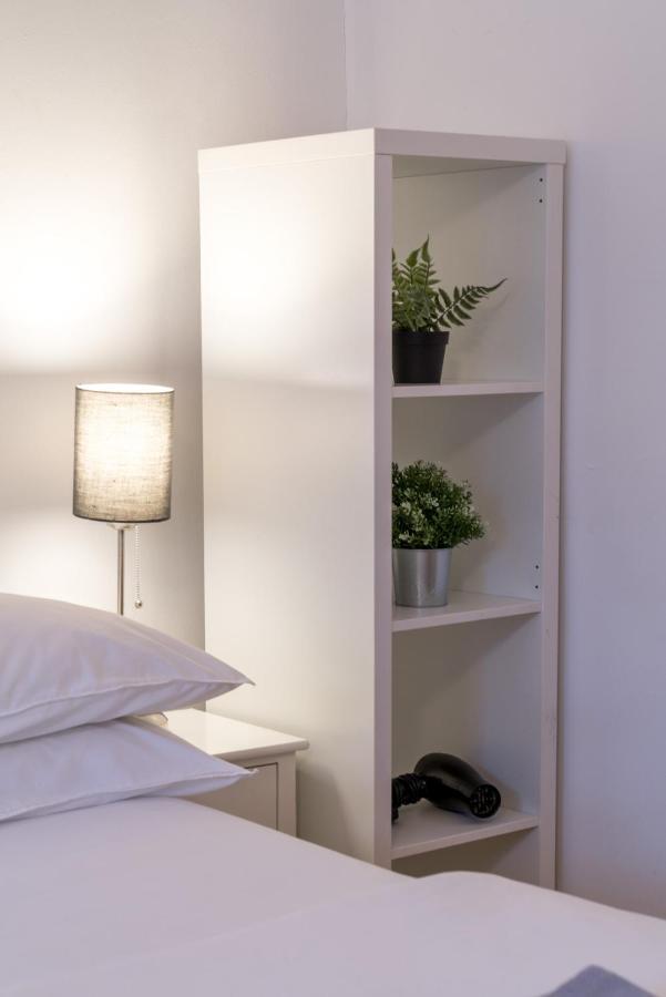 Soho & Covent Garden Apartment, Sleeps 3 London Eksteriør billede