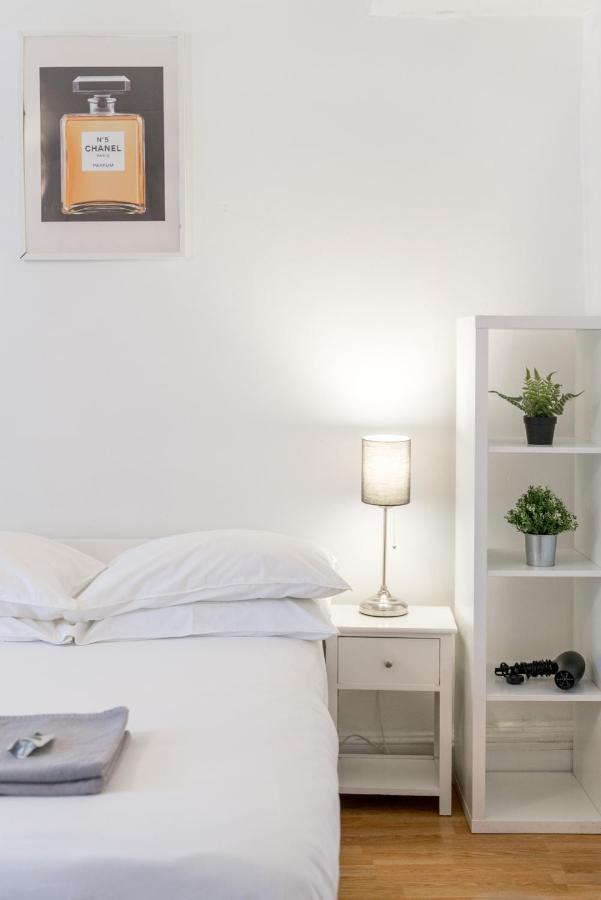 Soho & Covent Garden Apartment, Sleeps 3 London Eksteriør billede