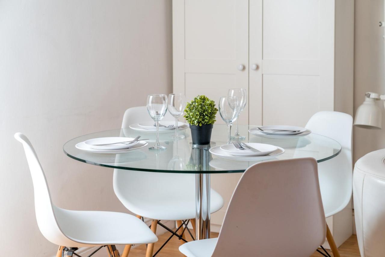 Soho & Covent Garden Apartment, Sleeps 3 London Eksteriør billede