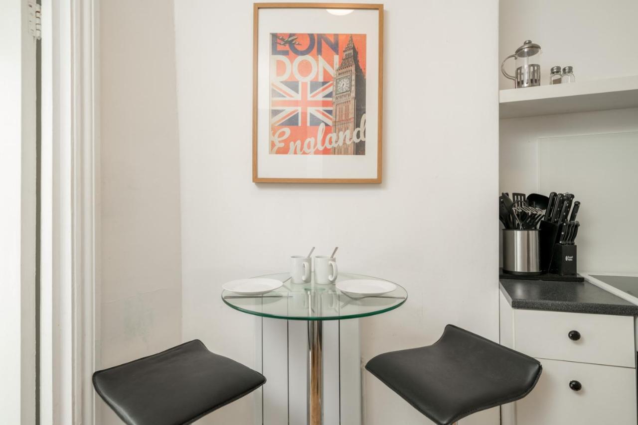 Soho & Covent Garden Apartment, Sleeps 3 London Eksteriør billede