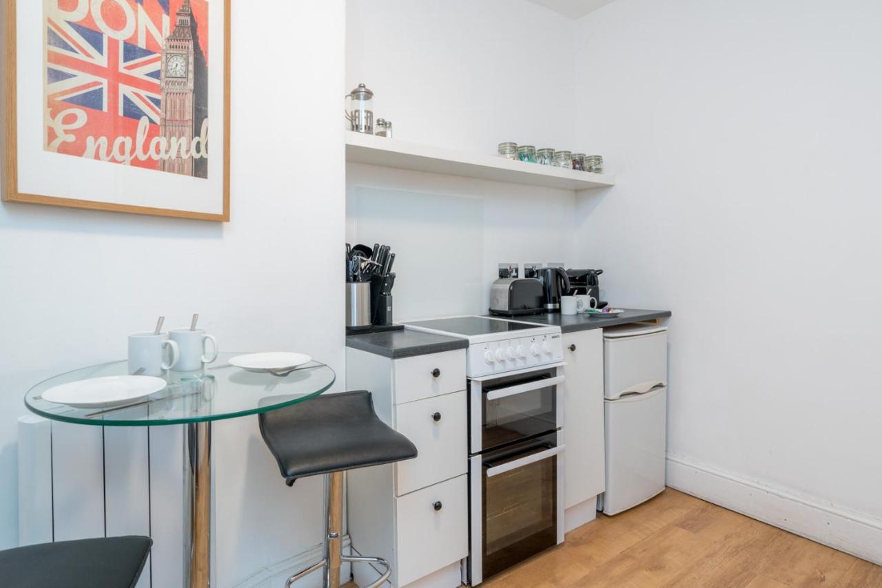 Soho & Covent Garden Apartment, Sleeps 3 London Eksteriør billede