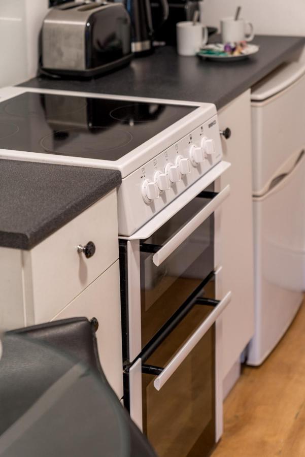 Soho & Covent Garden Apartment, Sleeps 3 London Eksteriør billede