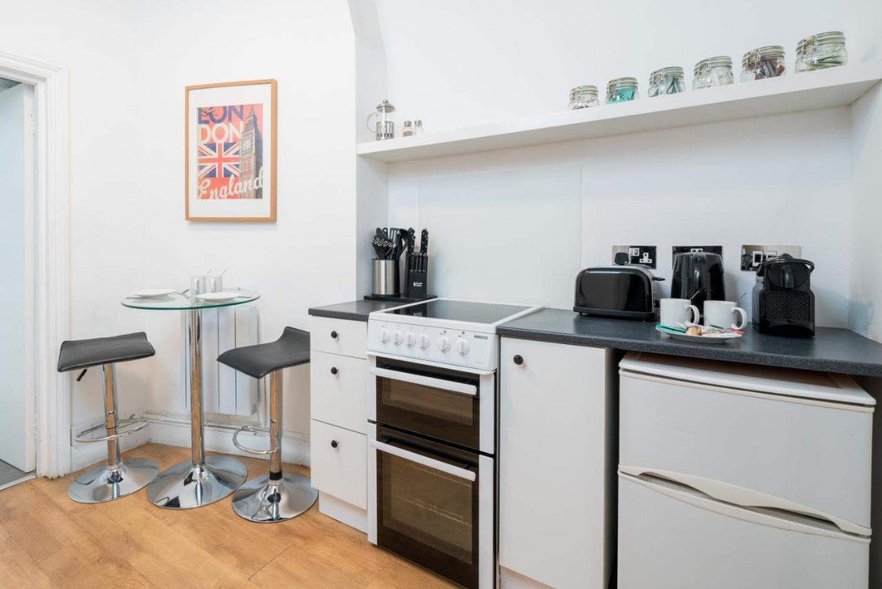 Soho & Covent Garden Apartment, Sleeps 3 London Eksteriør billede